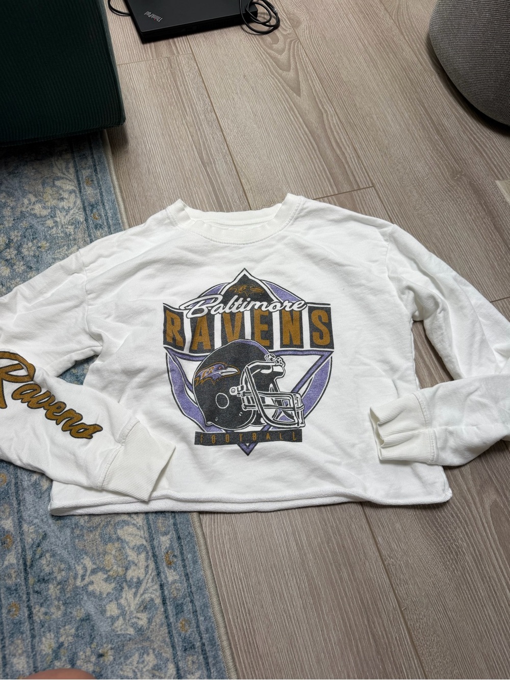 Junk Food Women’s Baltimore Ravens Helmet Crop Retro Fleece Vintage White LS tee - Picture 3 of 6